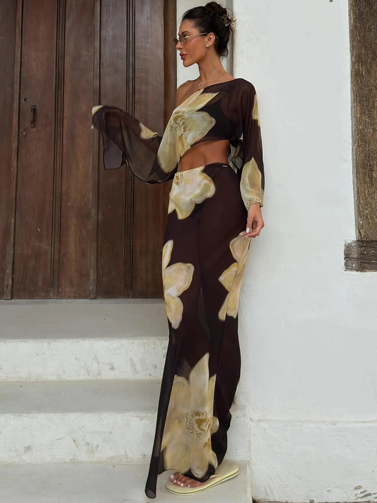 Top y falda, Tienda online, Set Romantic Night, Ropa femenina, Outfit floral, Moda mujer, Moda femenina, Estampado floral, Conjunto floral, Conjunto elegante
