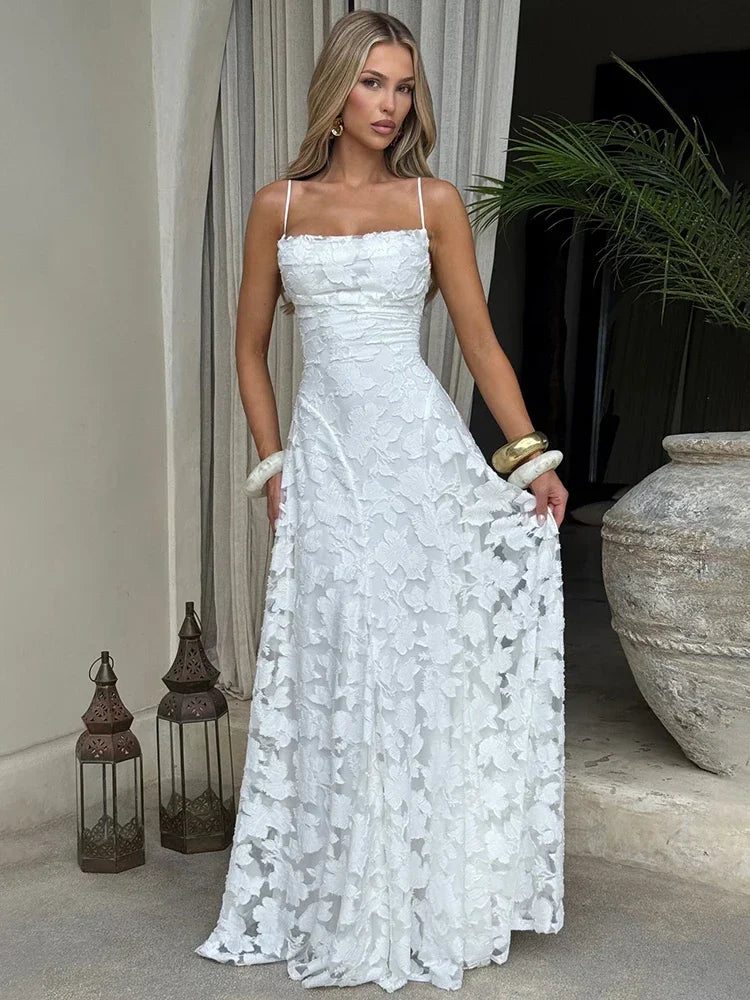 Vestido largo, Vestido elegante, Vestido de gala ajustado, Tirantes finos, Tienda online, Ropa femenina, Outfit noche, Ocasiones especiales, Moda mujer, Falda encaje
