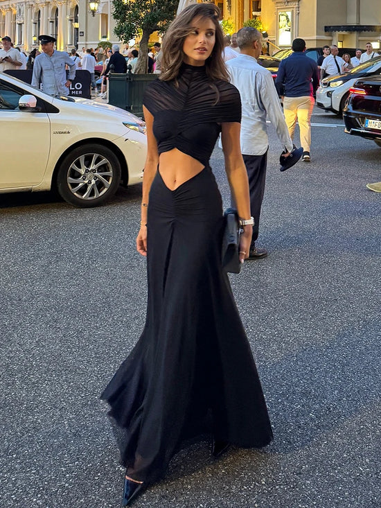 Vestido negro, Vestido elegante, Tienda online, Silueta entallada, Ropa femenina, Outfit noche, Ocasiones especiales, Moda mujer, Moda femenina, Abertura diamante
