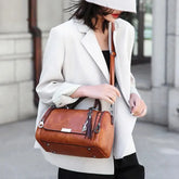Tienda online, Moda femenina, Flecos decorativos, Bolso mujer, Bolso elegante, Bolso de hombro, Bolso con cremallera, Bolso Boston, Bolso bandolera, Accesorios mujer
