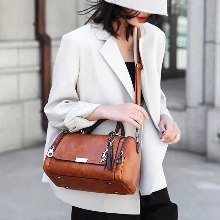 Tienda online, Moda femenina, Flecos decorativos, Bolso mujer, Bolso elegante, Bolso de hombro, Bolso con cremallera, Bolso Boston, Bolso bandolera, Accesorios mujer
