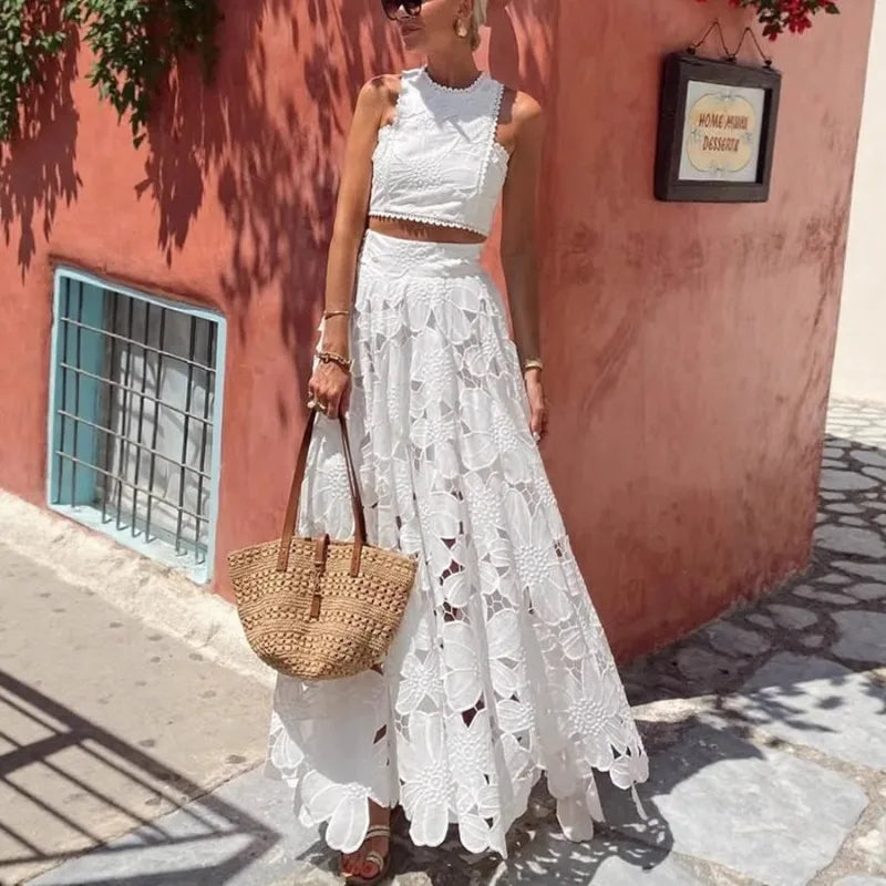 Tienda online, Ropa femenina, Outfit romántico, Moda mujer, Moda femenina, Maxi falda, Dos piezas, Crop top, Conjunto encaje, Conjunto elegante
