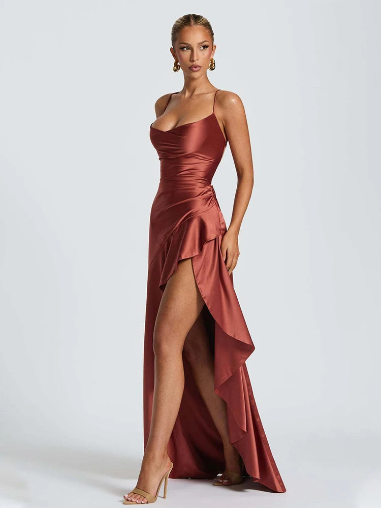 Volantes, Vestido elegante, Vestido de gala satén rojo, Tienda online, Ropa femenina, Outfit noche, Ocasiones especiales, Moda mujer, Corte asimétrico, Abertura
