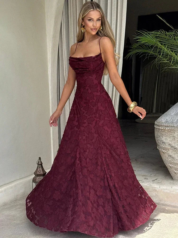 Vestido largo, Vestido elegante, Vestido de gala ajustado, Tirantes finos, Tienda online, Ropa femenina, Outfit noche, Ocasiones especiales, Moda mujer, Falda encaje
